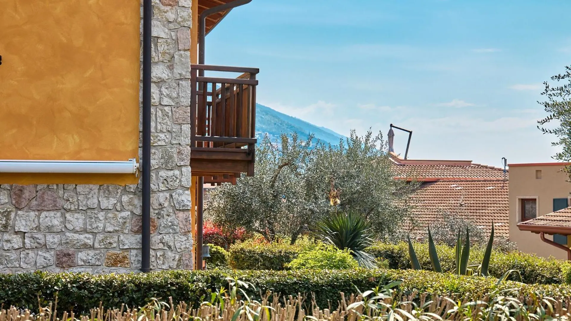 Residence Appartamenti Rossana Con Piscina Brenzone sul Garda