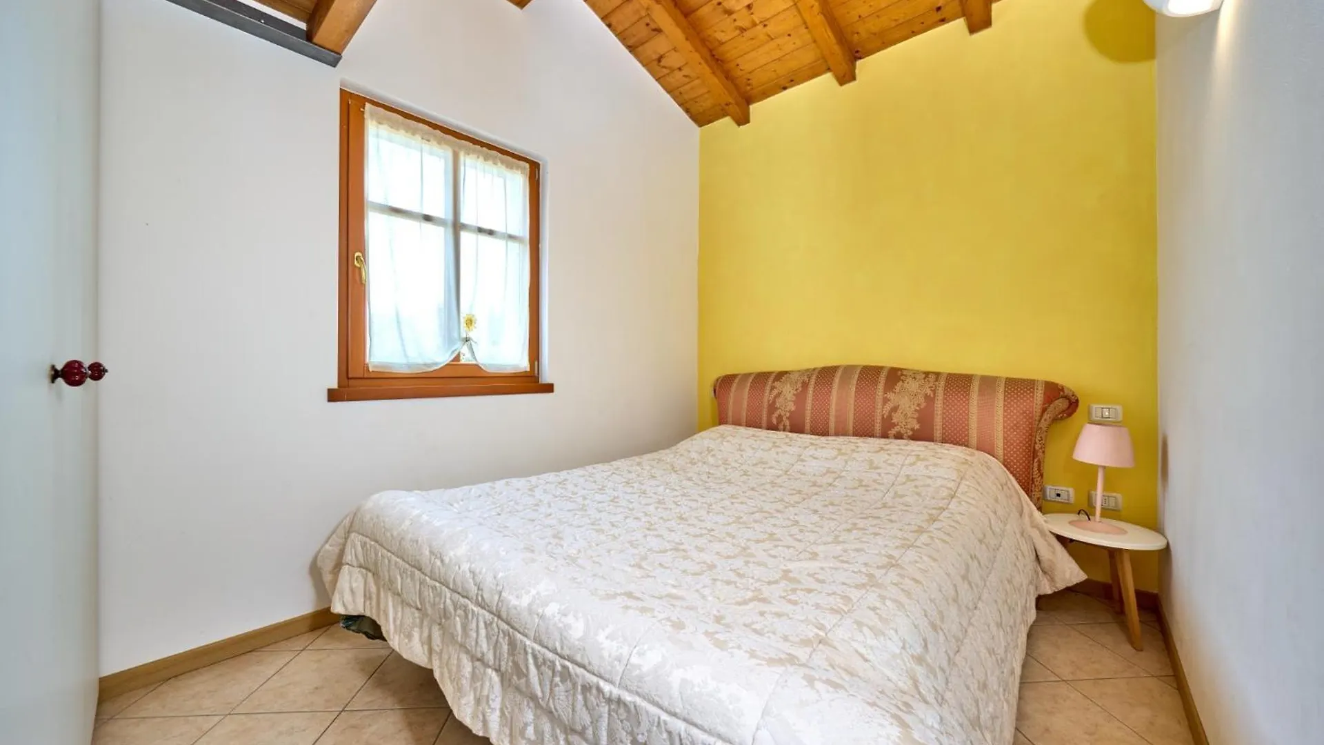 Residence Appartamenti Rossana Con Piscina Brenzone sul Garda