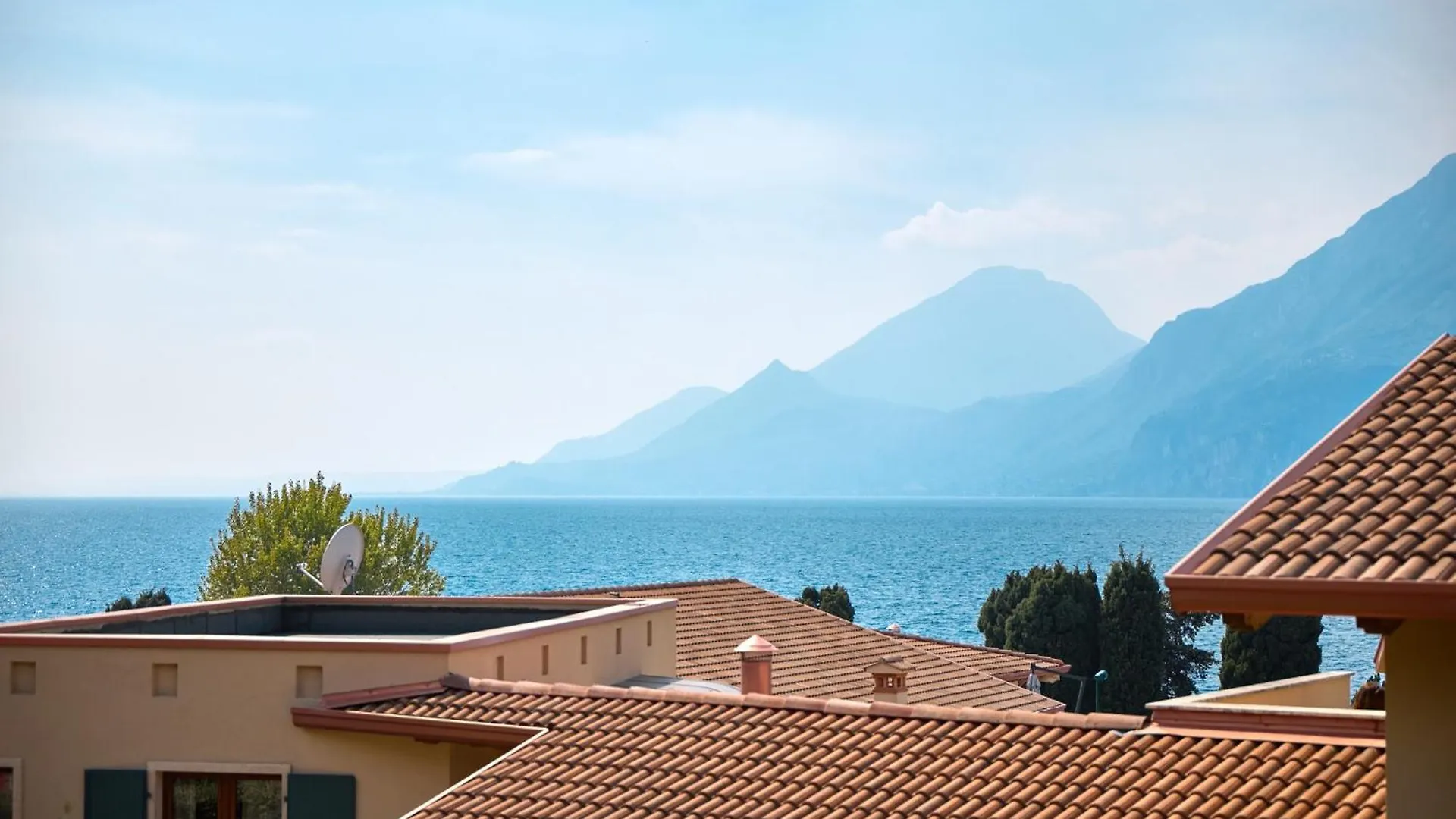 Apartment Residence Appartamenti Rossana Con Piscina Brenzone sul Garda